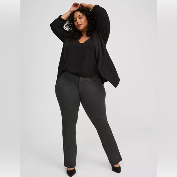Torrid Michel Studio Modern T-Shirt, Size 1X - Picture 5 of 12